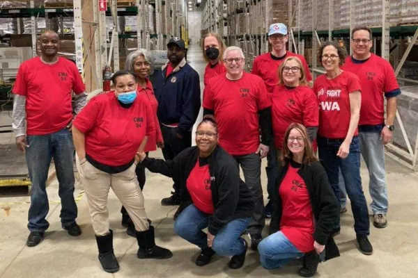 CWA Members Volunteer at Chicago Food Pantry