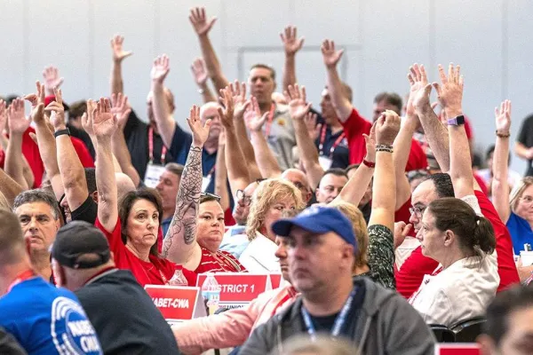 CWA Delegates Vote on Resolutions at 80th Convention