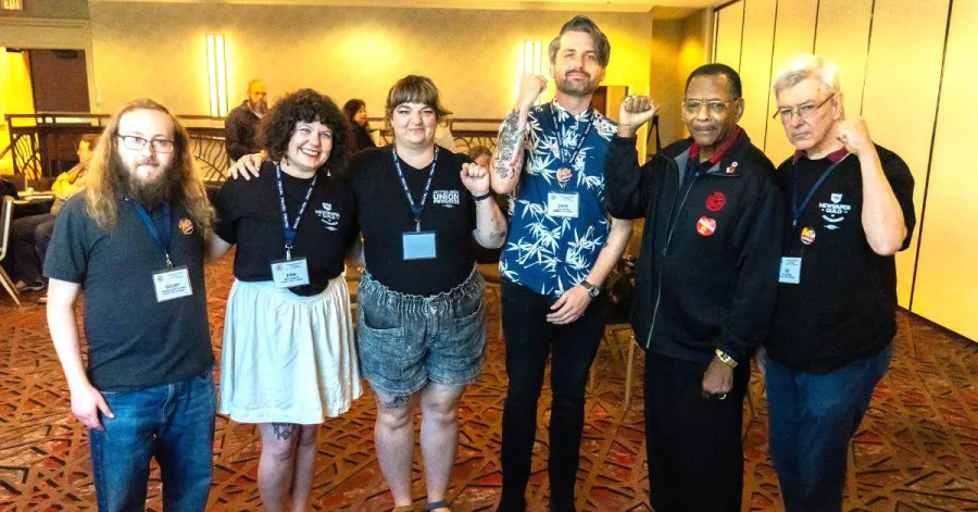 PPG Strikers with President Cummings at Convention